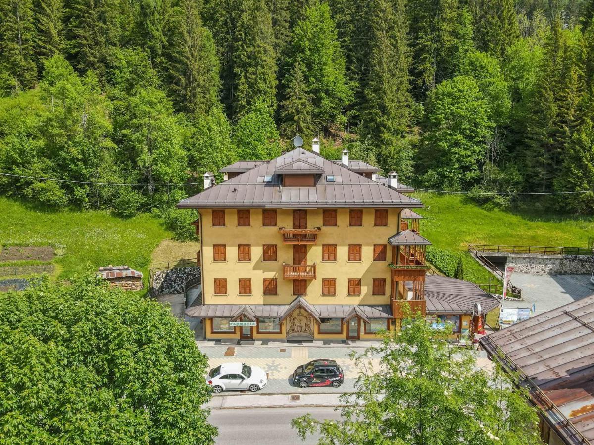 Condominio Orsa Maggiore 12 ファルカーデ エクステリア 写真
